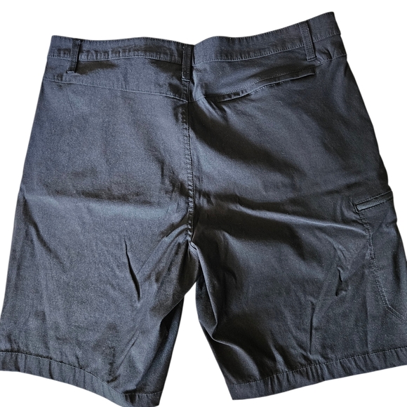 Men's Weatherproof Vintage Brand Black Tech Shorts Waist 40 - Picture 2 of 4